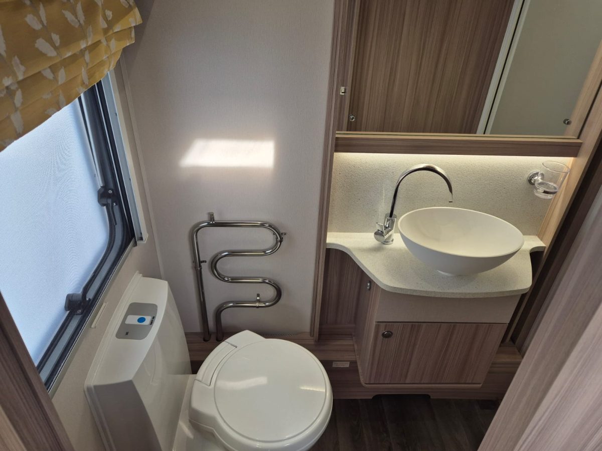 2020 Coachman Acadia 575 Festival - ALDE - Image 8