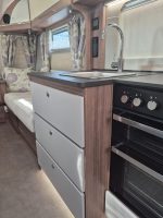 SALE AGREED** 2018 Bailey Unicorn Valencia MOTOR MOVER INC! - Image 3