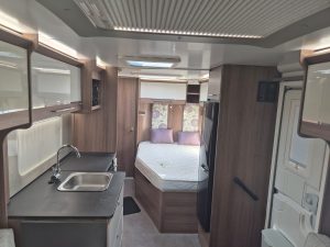 2018 Bailey Unicorn Valencia MOTOR MOVER INC! - Image 9