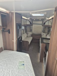 2018 Bailey Unicorn Valencia MOTOR MOVER INC! - Image 10