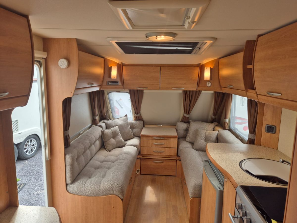 SALE AGREED** 2007 Ace Aristocrat 4 Berth Fixed Bed Caravan - WITH MOTOR MOVER FITTED! - Image 7
