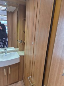 SALE AGREED* 2012 Coachman VIP 520 - MOTOR MOVER FITTED!! - Image 2