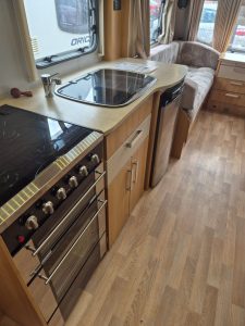 SALE AGREED* 2012 Coachman VIP 520 - MOTOR MOVER FITTED!! - Image 4