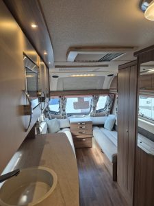 2016 Swift Challenger 640 - UPGRADE ALDE HEATING - Image 2