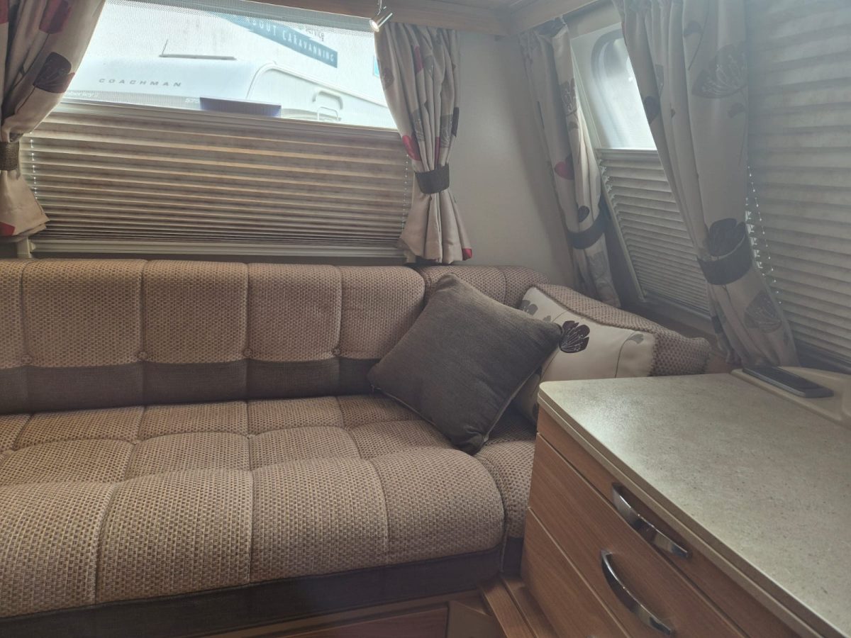 2014 Swift Challenger 530 SE with MOTOR MOVER - Image 5