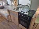 2015 Coachman Vision 575 4 berth FIXED BED caravan with MOTOR MOVER - Image 9