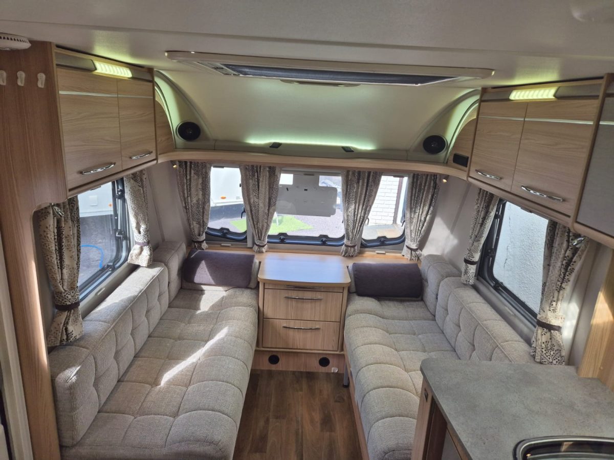 2015 Coachman Vision 575 with MOTOR MOVER - Image 7