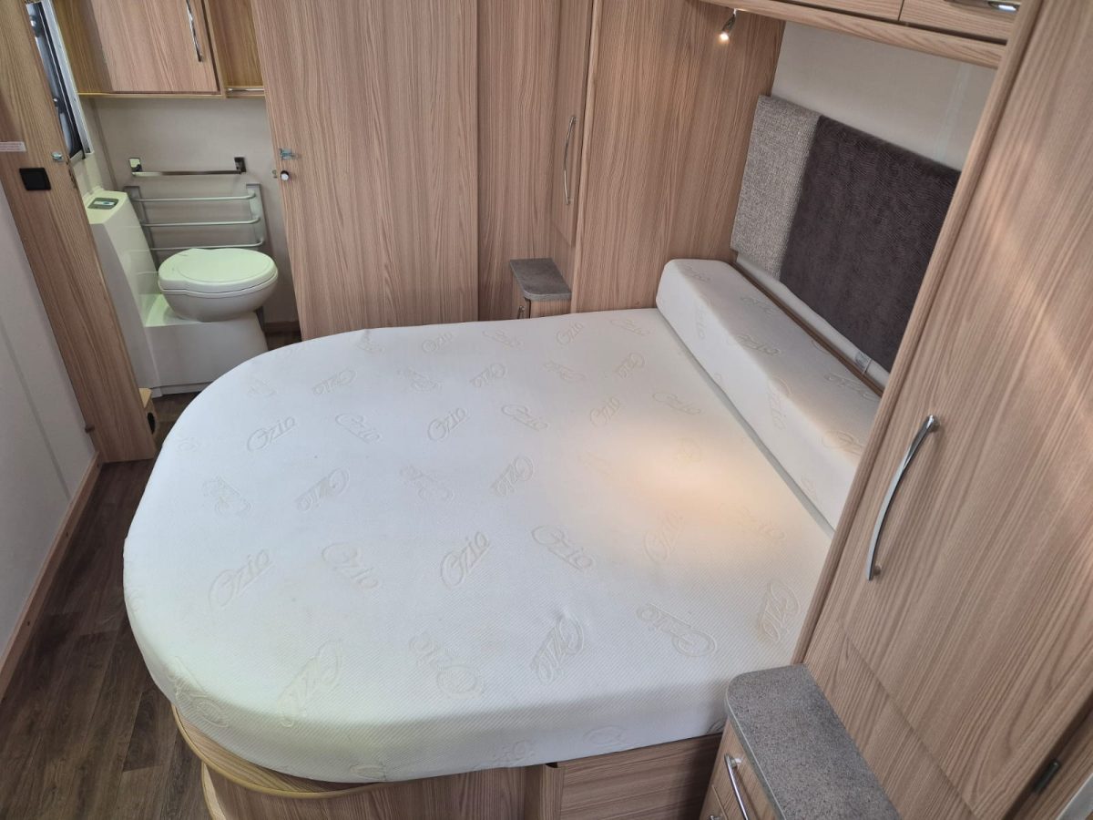 2015 Coachman Vision 575 with MOTOR MOVER - Image 8