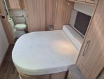 2015 Coachman Vision 575 4 berth FIXED BED caravan with MOTOR MOVER - Image 8