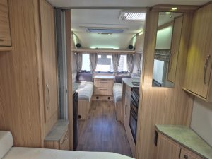 2015 Coachman Vision 575 with MOTOR MOVER - Image 3
