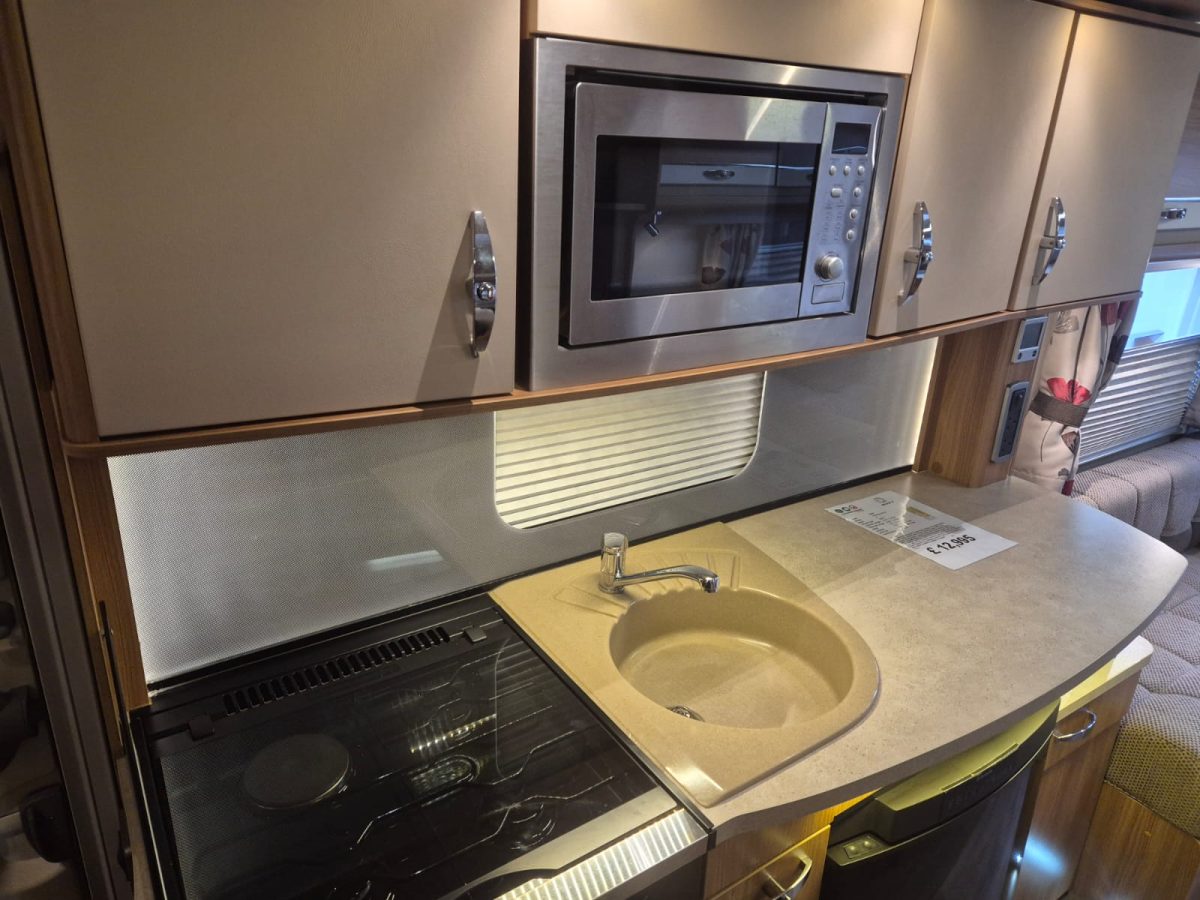 2014 Swift Challenger 530 SE with MOTOR MOVER - Image 11