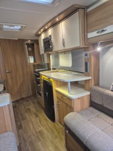 2014 Swift Challenger 530 SE with MOTOR MOVER - Image 8