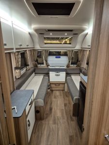 2019 Swift Exclusive 2 LIMITED EDITION AND MOTOR MOVER INCLUDED!! - Image 5