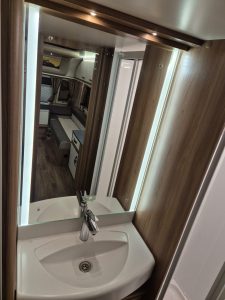 2019 Swift Exclusive 2 LIMITED EDITION AND MOTOR MOVER INCLUDED!! - Image 6